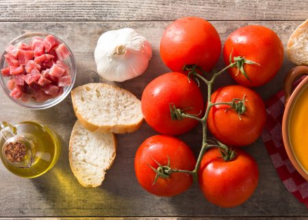 Receta salmorejo tomates rojos pan aceite de oliva virgen extra